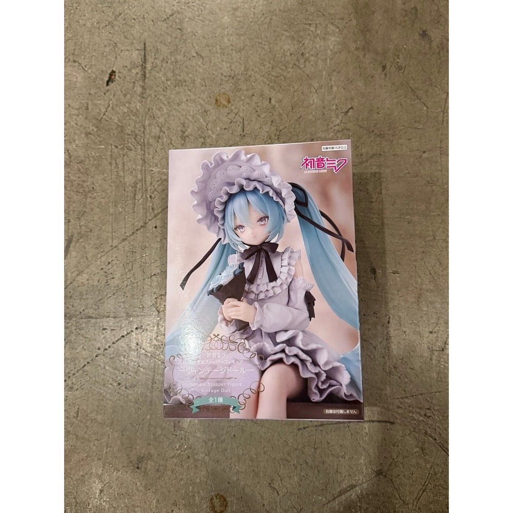 Hatsune Miku Noodle Stopper Figure in the Vintage Doll style